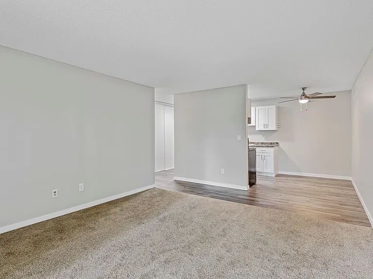 Eastgate Apartments — Photo 66
