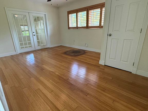 4th image of 2456 Middle River Drive