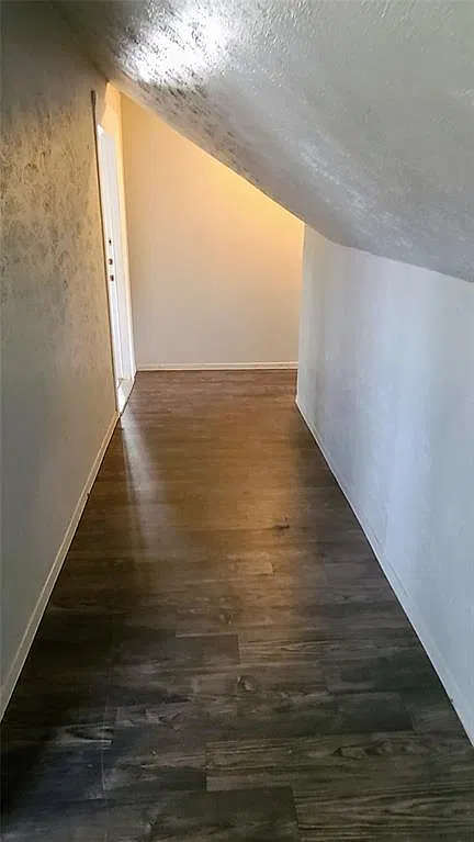 2 bed, 1.0 bath, 1313 sqft, $850 — Photo 3