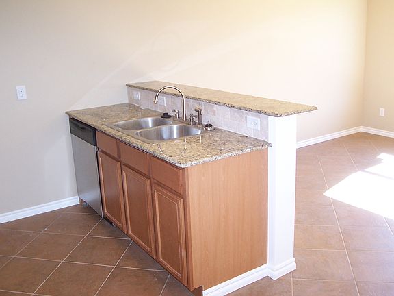 5th image of 179 Canton Pl