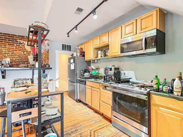 3000 N Calvert St #1 — Photo 4