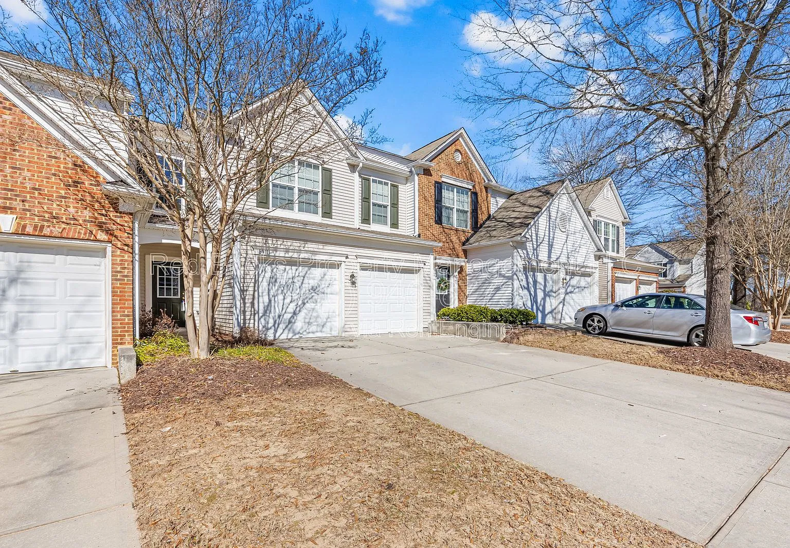 3 bed, 2.5 bath, 1670 sqft, $2,395 — Photo 2