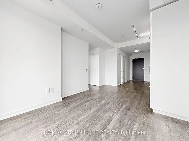 7 Golden Lion Hts #1001 — Photo 15