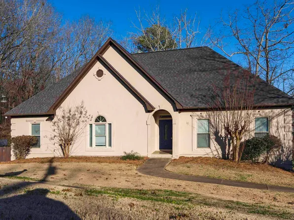213 English Walnut Dr, Trussville, AL 35173