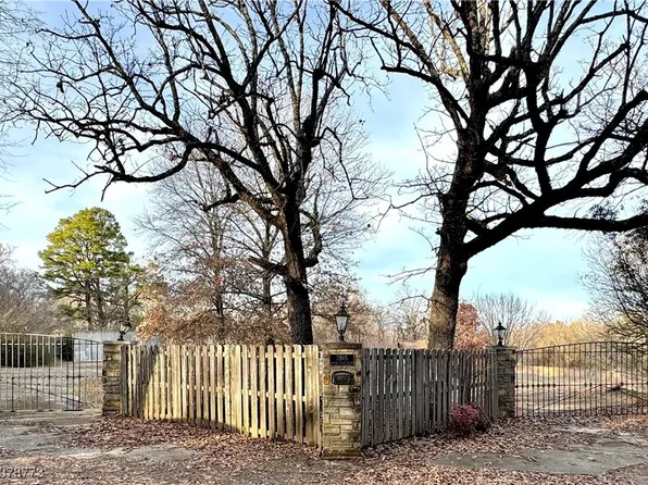 2815 Country Club Dr, Fort Smith, AR 72901