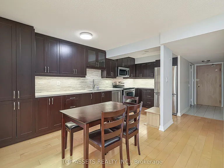 24 Wellesley St W #614 — Photo 6