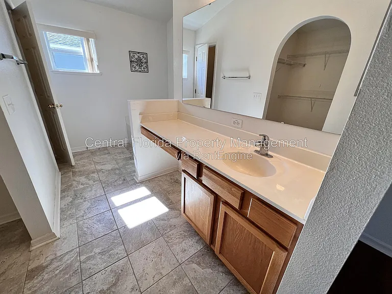 5647 Sycamore Canyon Dr — Photo 15
