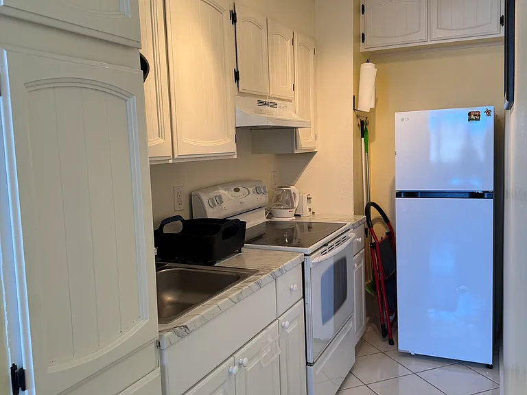 2092 Kuhio Ave #1901 — Photo 9