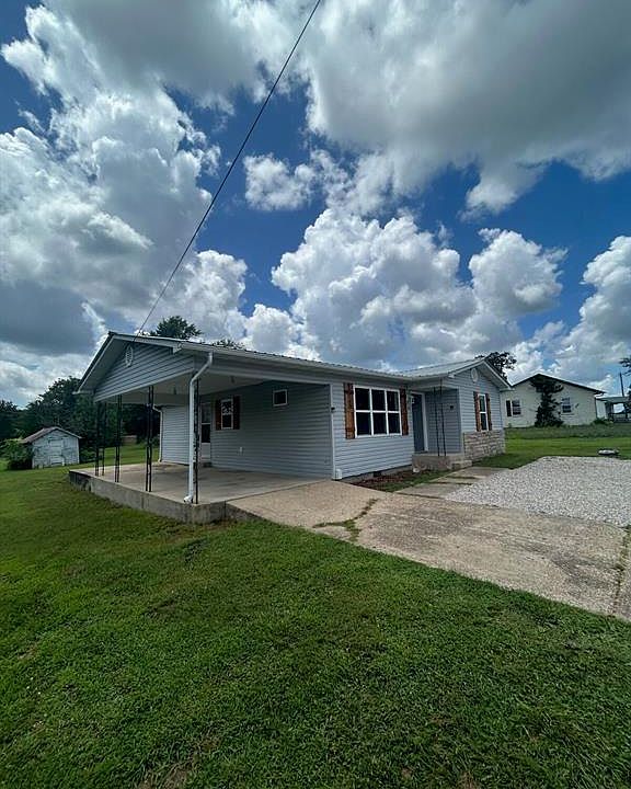 1st image of 813 W 4th St