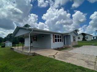 813 W 4th St, Dixon, MO 65459