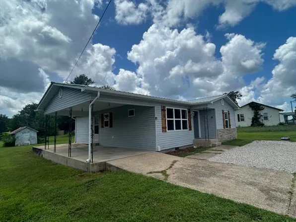 813 W 4th St, Dixon, MO 65459