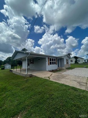 813 W 4th St, Dixon, MO 65459