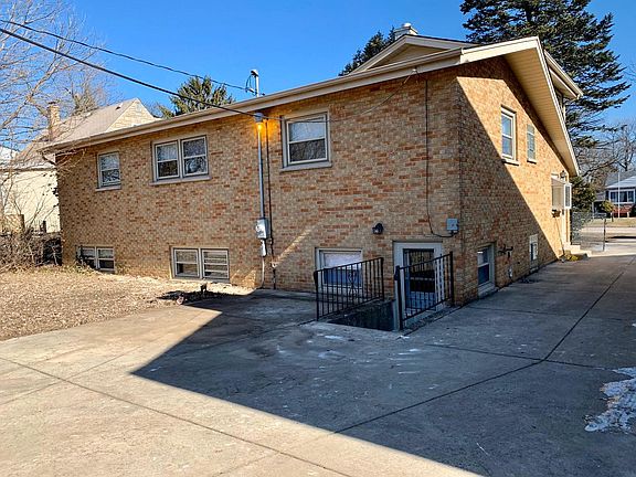 3rd image of 3132 Sandra Ave