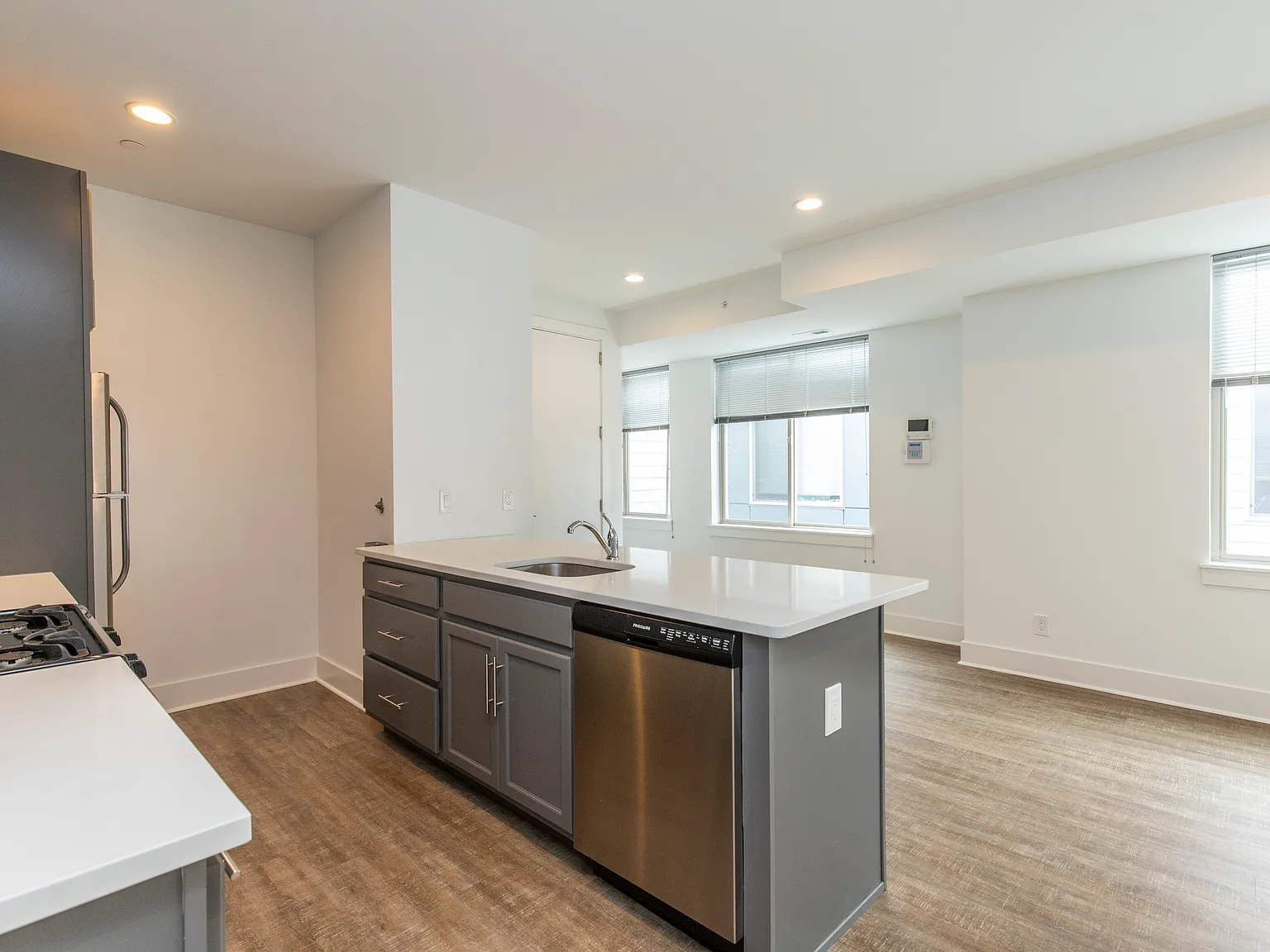 3 bed, $1,970 — Photo 1