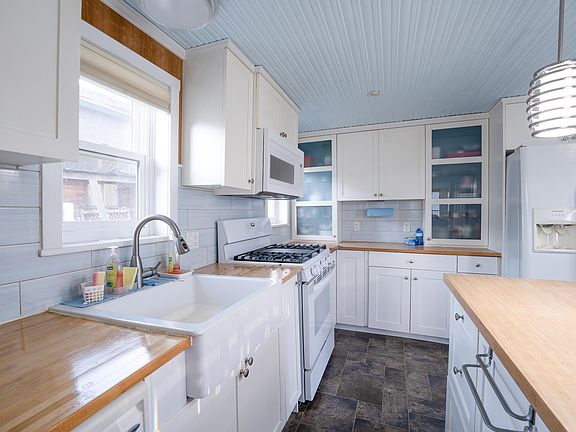 4th image of 23080 Dyke Rd #12