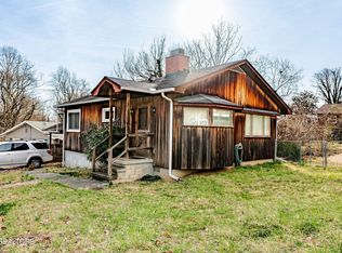 111 E Price Rd, Oak Ridge, TN 37830