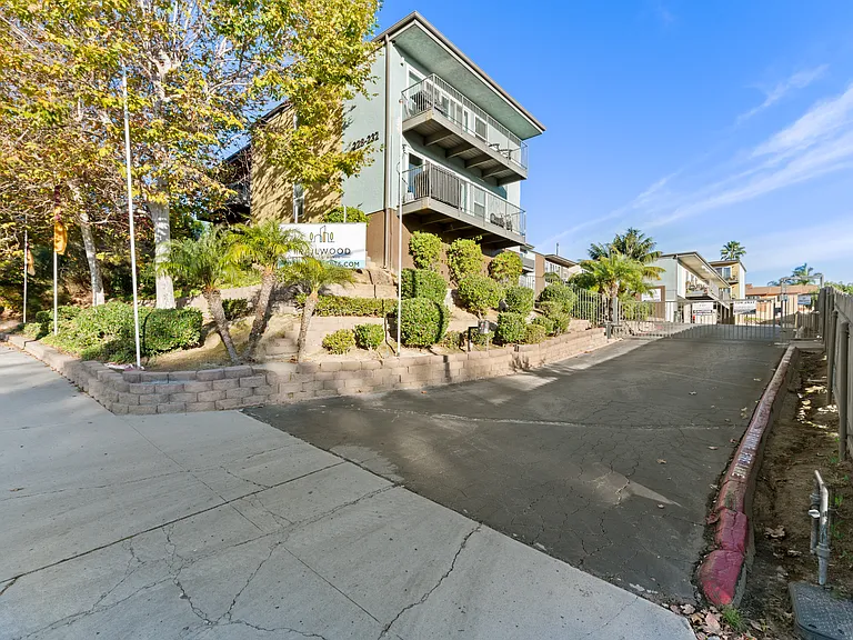 228 Las Flores Dr #19 — Photo 11