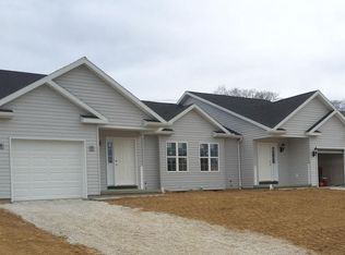 225 Maple Dr, Hanover, PA 17331