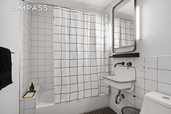 Rented by Compass | media 27