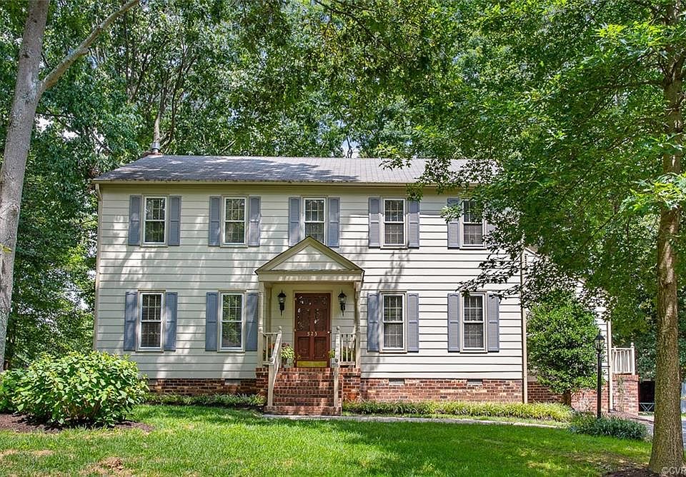 1st image of 523 Coralberry Dr