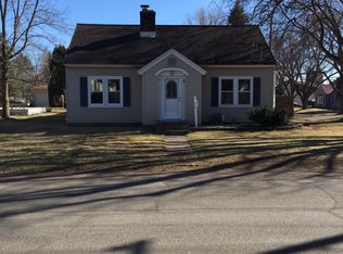 1202 Prospect Ave, Cloquet, MN 55720