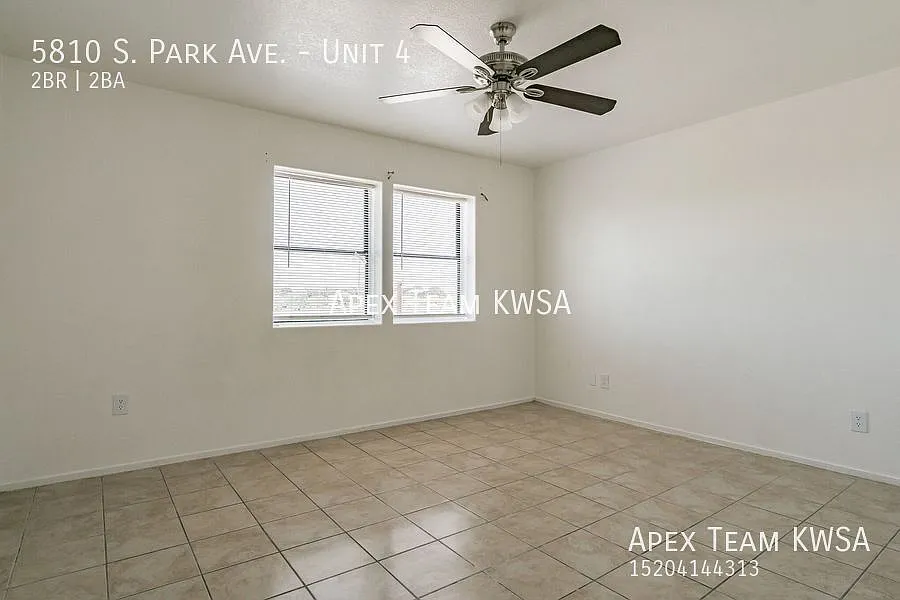 $1275 Spacious 2-Story 2 Bed / 1.5 Bath Townhome with Enclosed Yard! — Photo 4