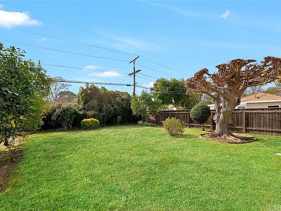 3rd image of 14342 Emelita St