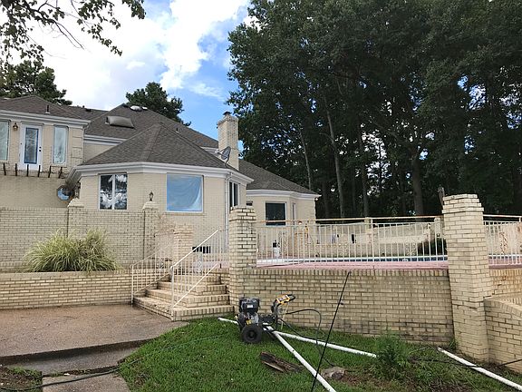 2nd image of 1525 Rotunda Ave