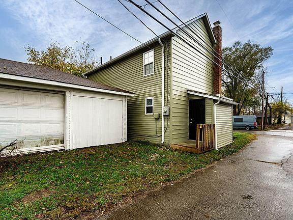 2nd image of 707 Moore St