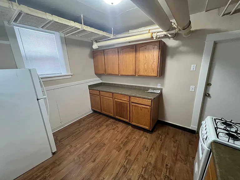 916 E Gorham St — Photo 10