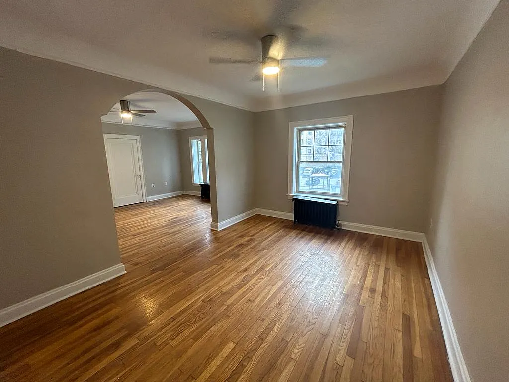 1 bed, 1000 sqft, $1,350 — Photo 3