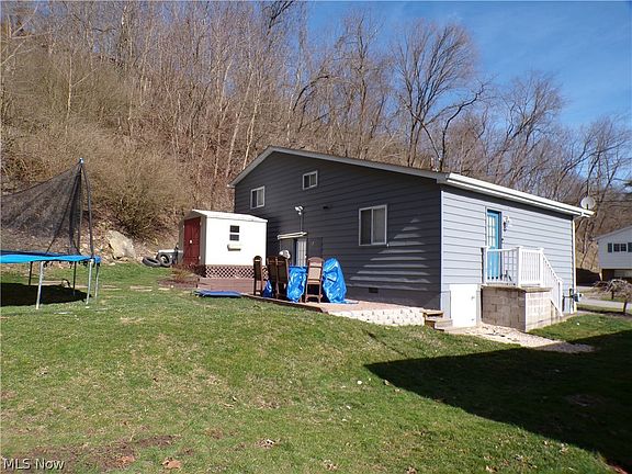 2nd image of 125 Greentree Ln