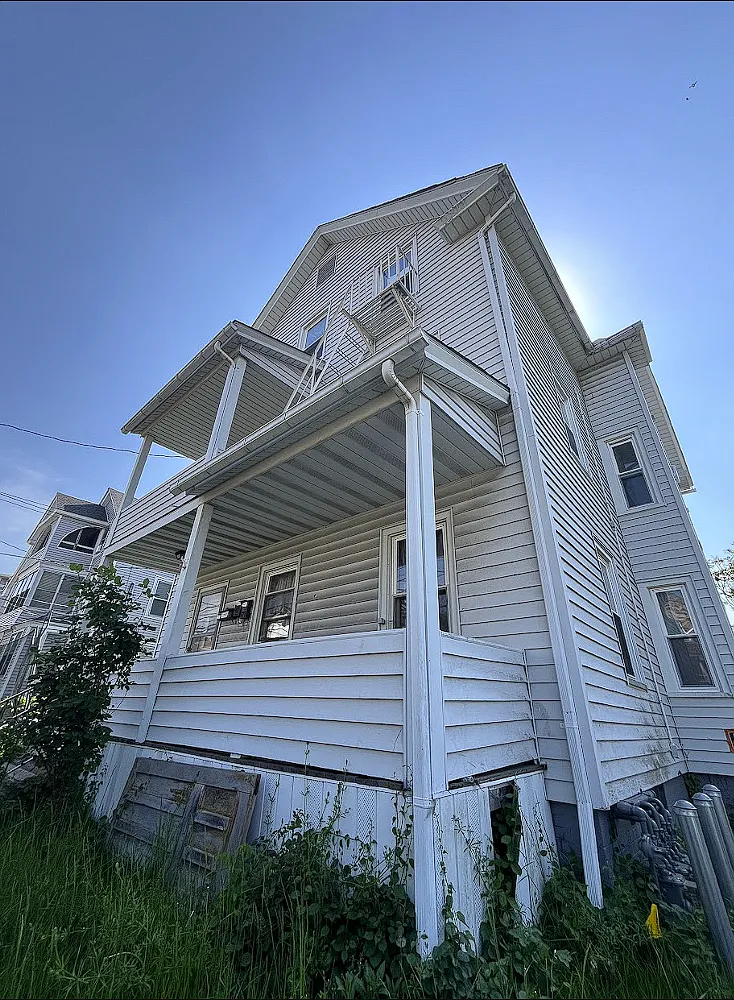 2 bed, 800 sqft, $1,500 — Photo 2