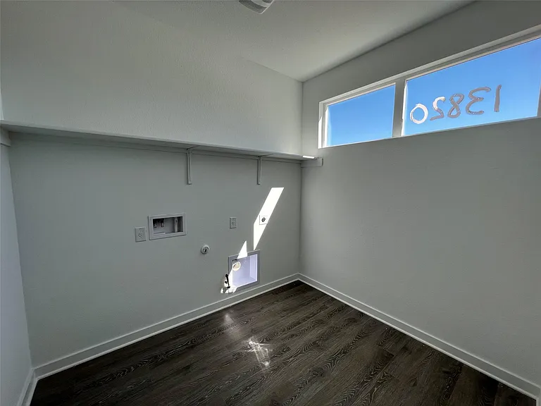 13820 Lubeck Dr — Photo 6