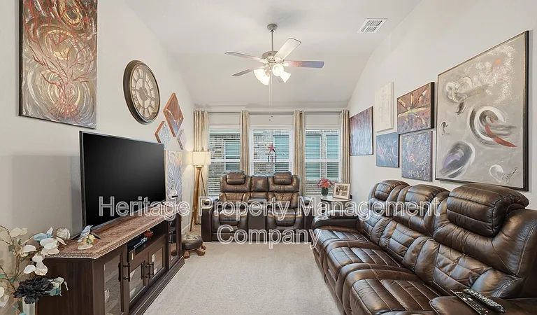 2084 Tejas Pecan — Photo 4
