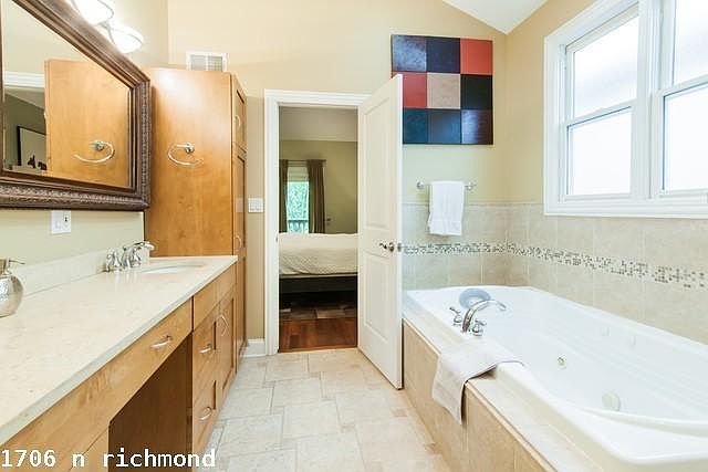 1st image of 1706 N Richmond St #822