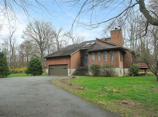 2 Walnut Dr, Mahopac, NY 10541