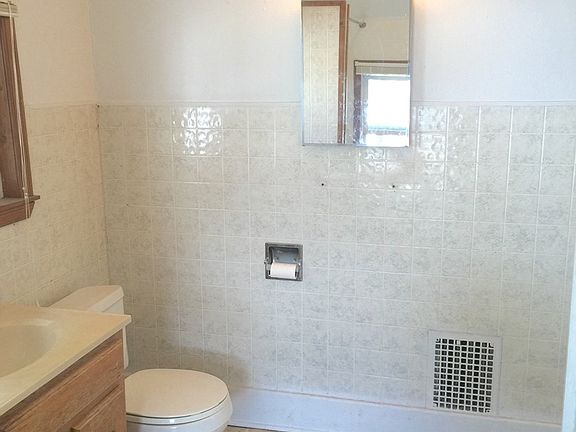 5th image of 120 Ballard St APT 3