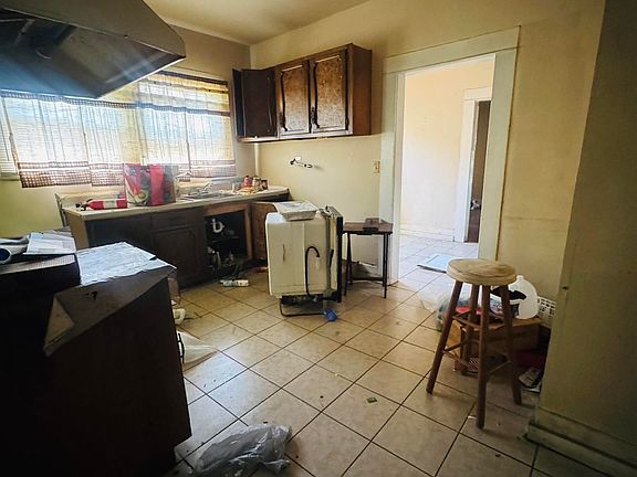 4th image of 1808 Princeton Ct