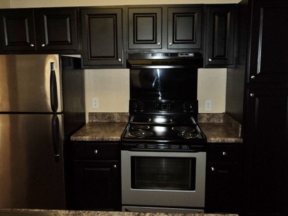 2nd image of 1423 Club Pkwy