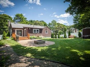 17 Fairview Rd, Lynnfield, MA 01940