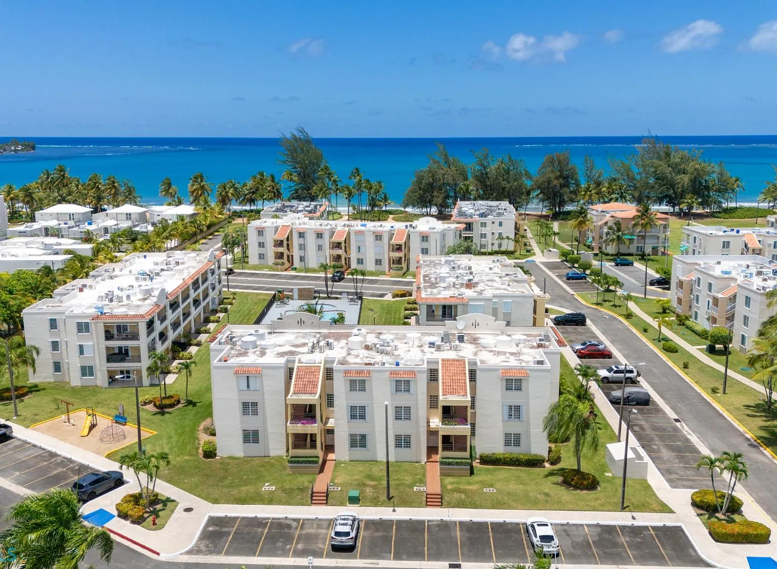 Continental Beach Resort (Condominio) — Photo 3