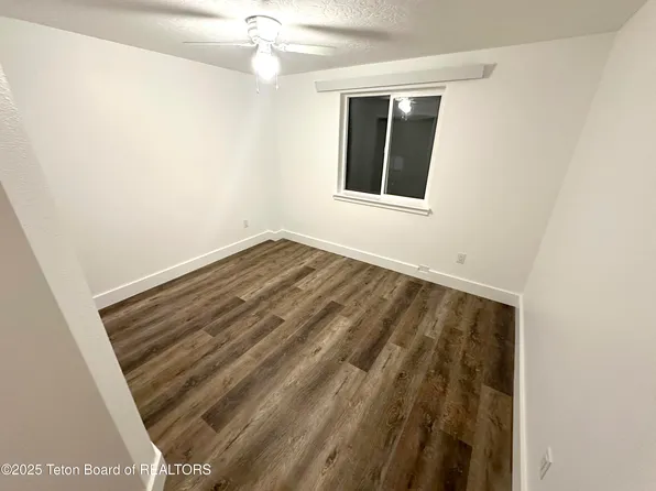 555 W Deer Dr #301, Jackson, WY 83001