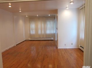 6 Pearce Pl, Great Neck, NY 11021