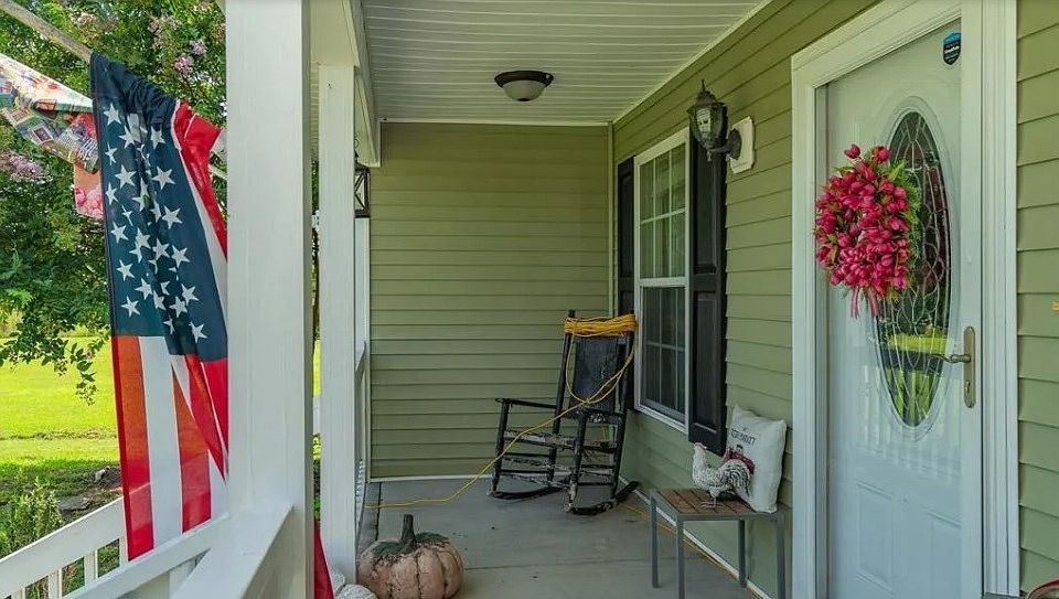 2nd image of 2318 Jacks Branch Rd