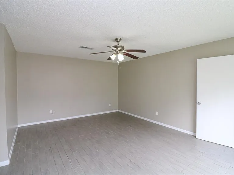 6111 Briar Glade Dr — Photo 15