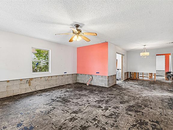 5th image of 621 E Davis Blvd