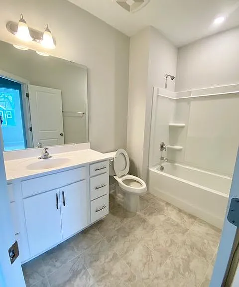 Additional bathroom on upper level 2