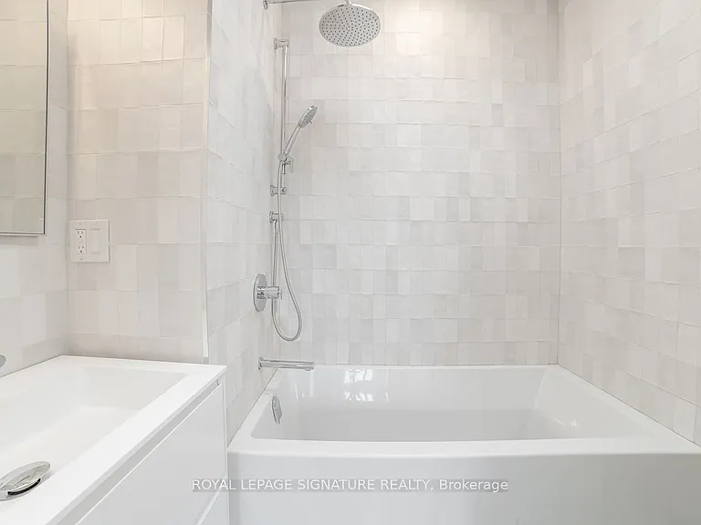 28 Beatrice St #3 — Photo 7