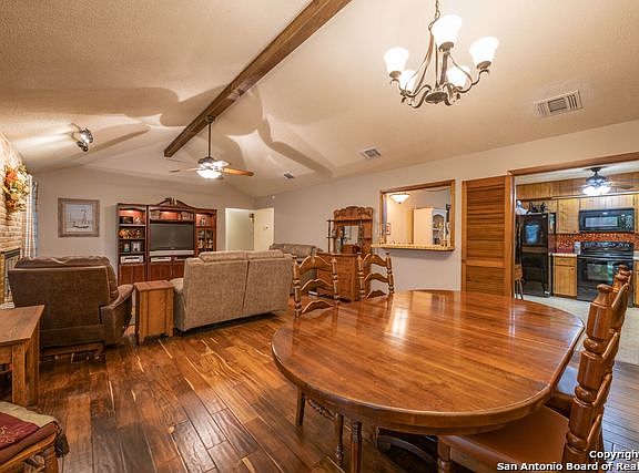 4th image of 2035 Pinetree Ln